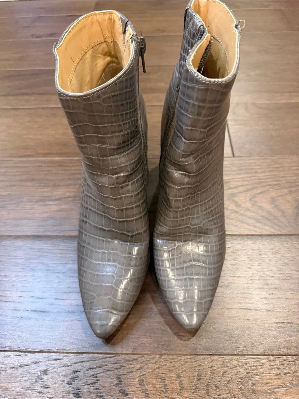 Express Brand Size 8 Ankle Boots/Booties Grey Embossed Pattern - C27-101